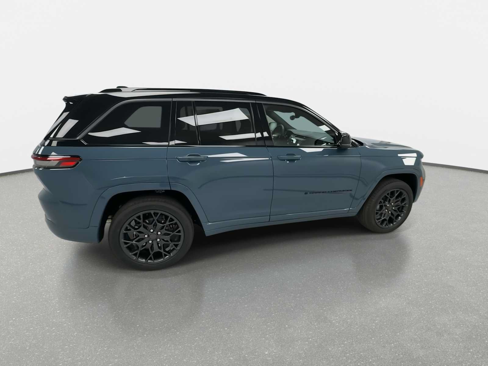 New 2026 Jeep Grand Cherokee Summit AWD/4WD image 9