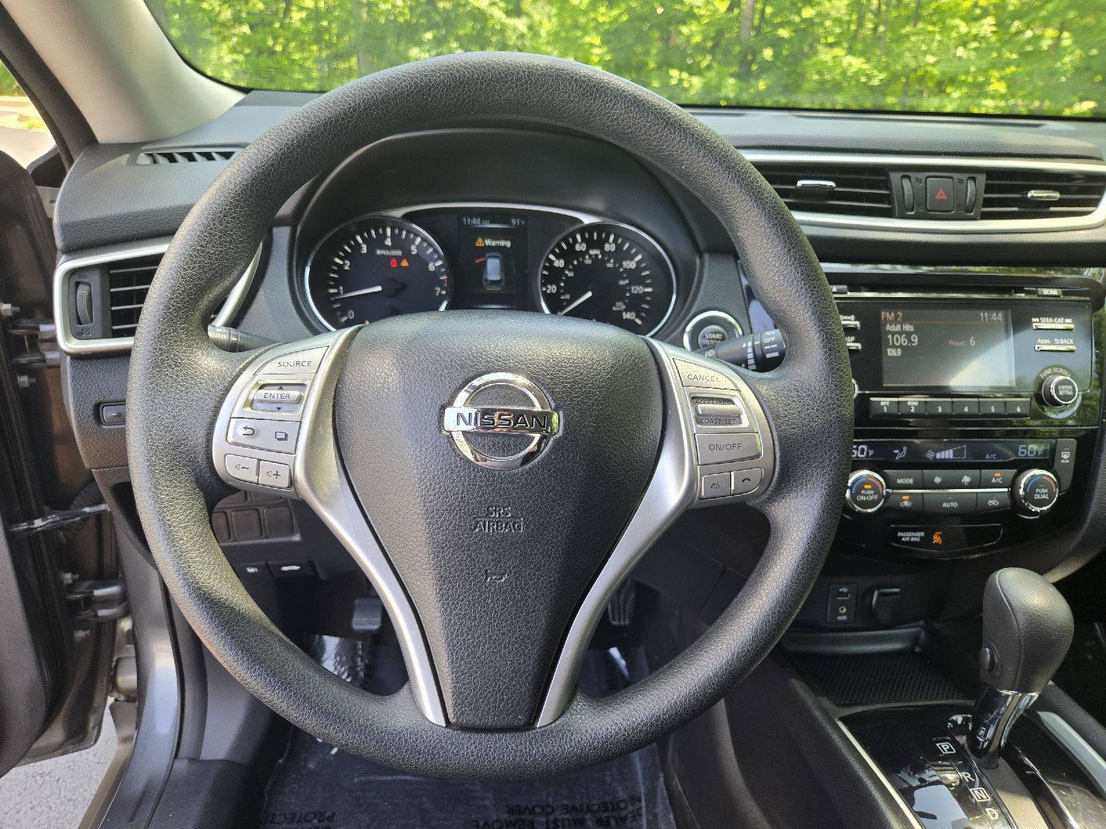 Used 2015 Nissan Rogue SV w/ SV Moonroof Package FWD image 16
