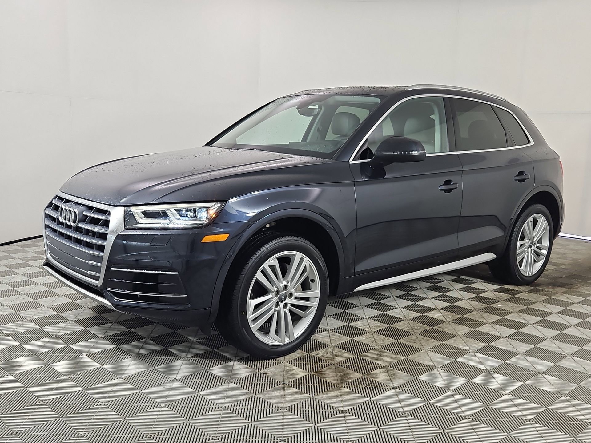 Used 2018 Audi Q5 2.0T Premium Plus w/ Premium Plus Package image 3