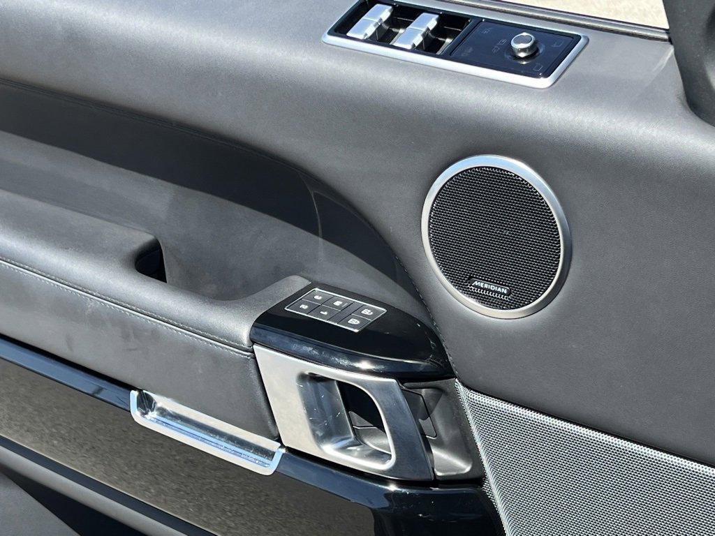 Used 2022 Land Rover Range Rover Sport SVR image 33