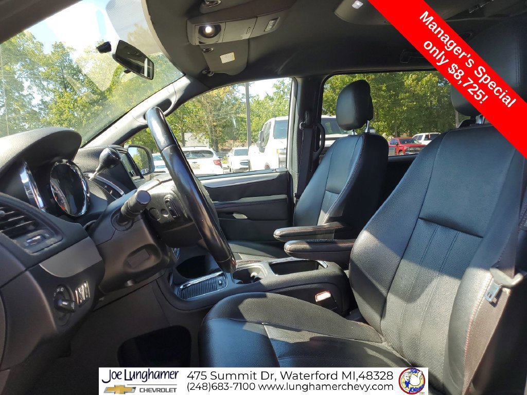 Used 2016 Dodge Grand Caravan R/T FWD image 18