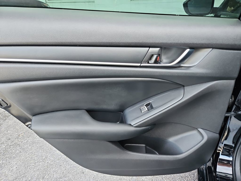 Used 2018 Honda Accord Sport image 29