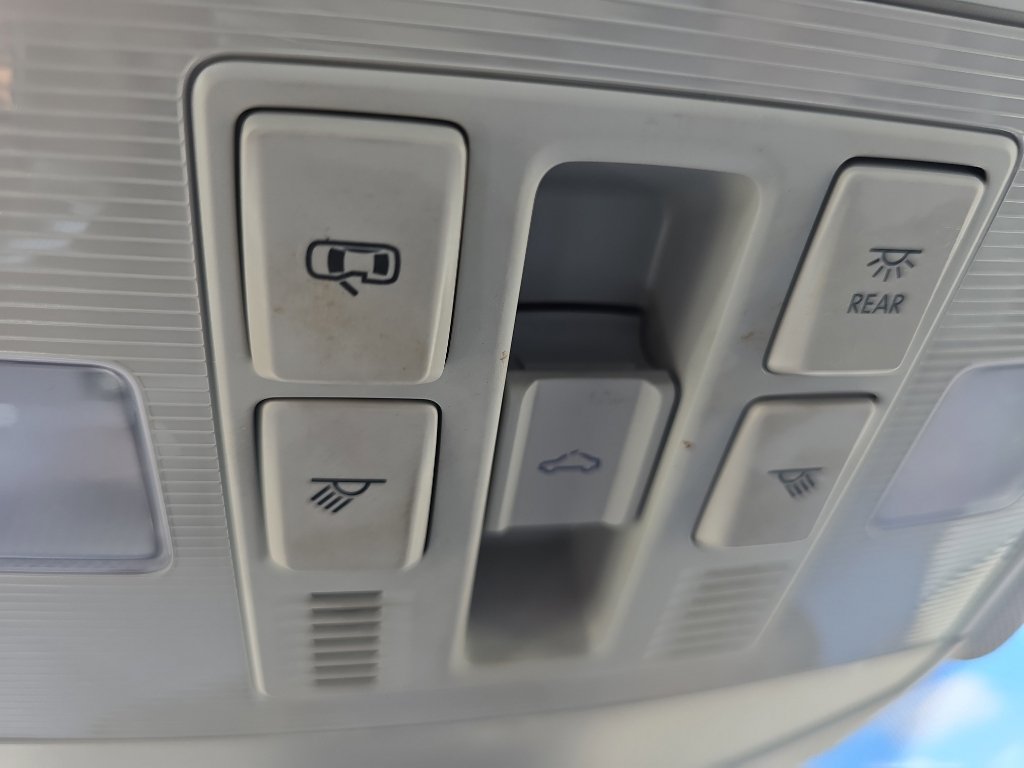 Used 2023 Volkswagen Jetta SE w/ Panoramic Sunroof Package image 30