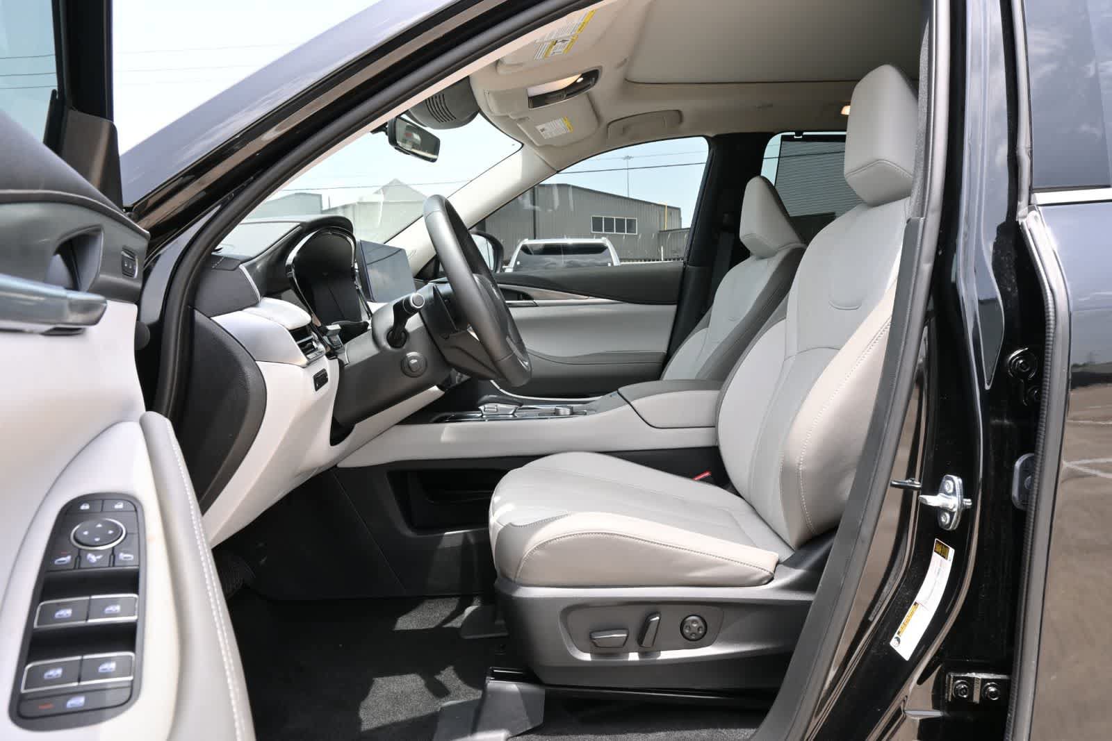 Used 2026 INFINITI QX60 Luxe w/ Cargo Package AWD/4WD image 16