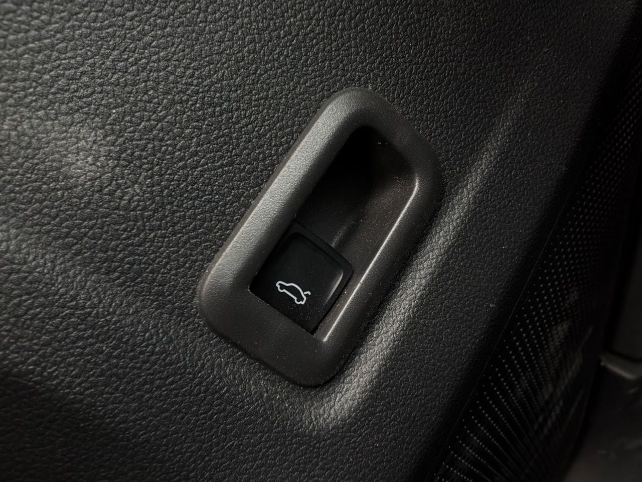 Used 2026 Volkswagen Tiguan SE FWD image 22