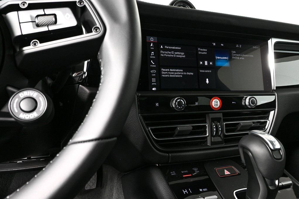 Certified 2026 Porsche Macan AWD/4WD image 12