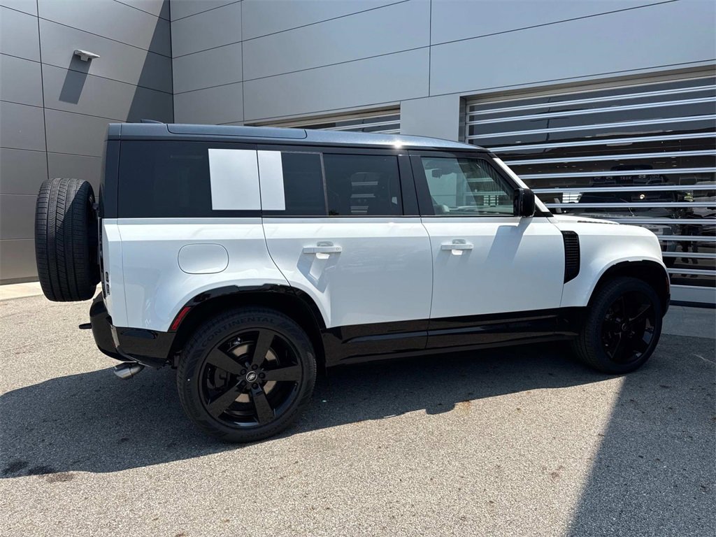 New 2025 Land Rover Defender 110 V8 image 6