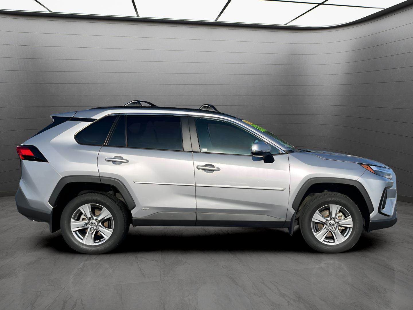 Used 2024 Toyota RAV4 XLE image 9