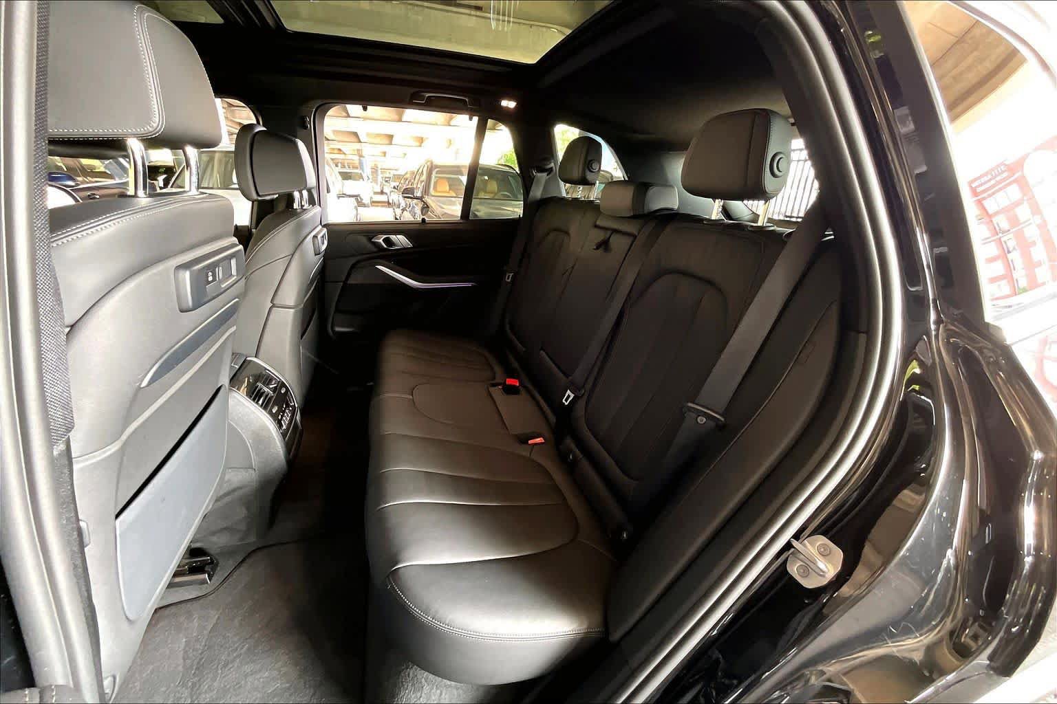 Used 2022 BMW X5 sDrive40i w/ Executive Package RWD image 19