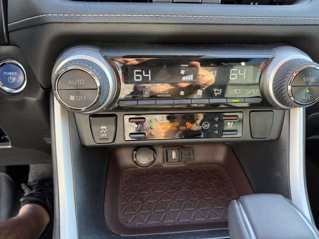 Certified 2020 Toyota RAV4 Limited w/ Limited Grade Weather Package AWD/4WD image 21