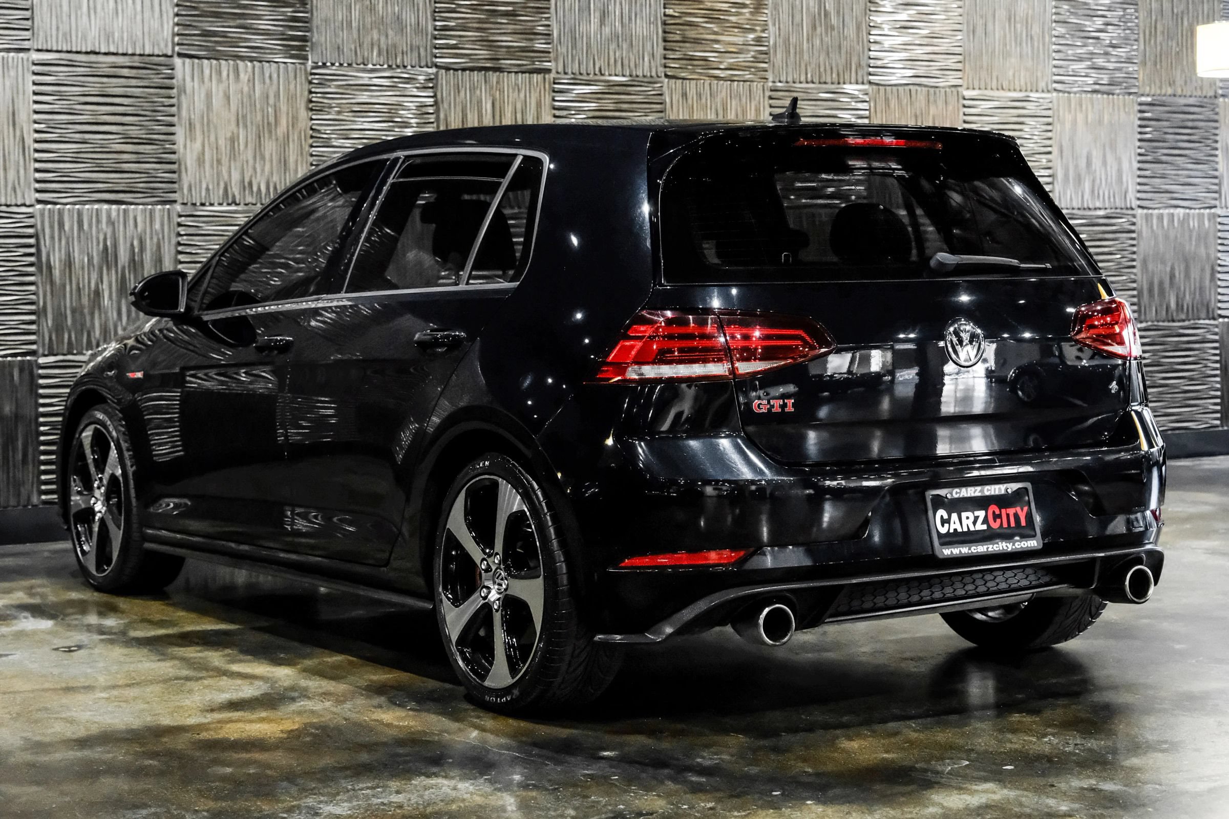 Used 2019 Volkswagen GTI Rabbit Edition FWD image 9