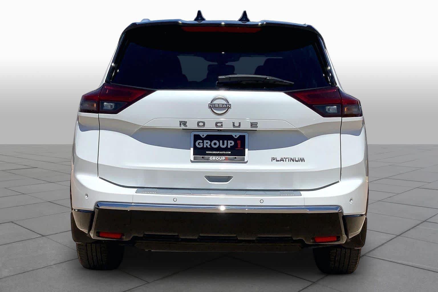 Used 2025 Nissan Rogue Platinum w/ Tech Package FWD image 5