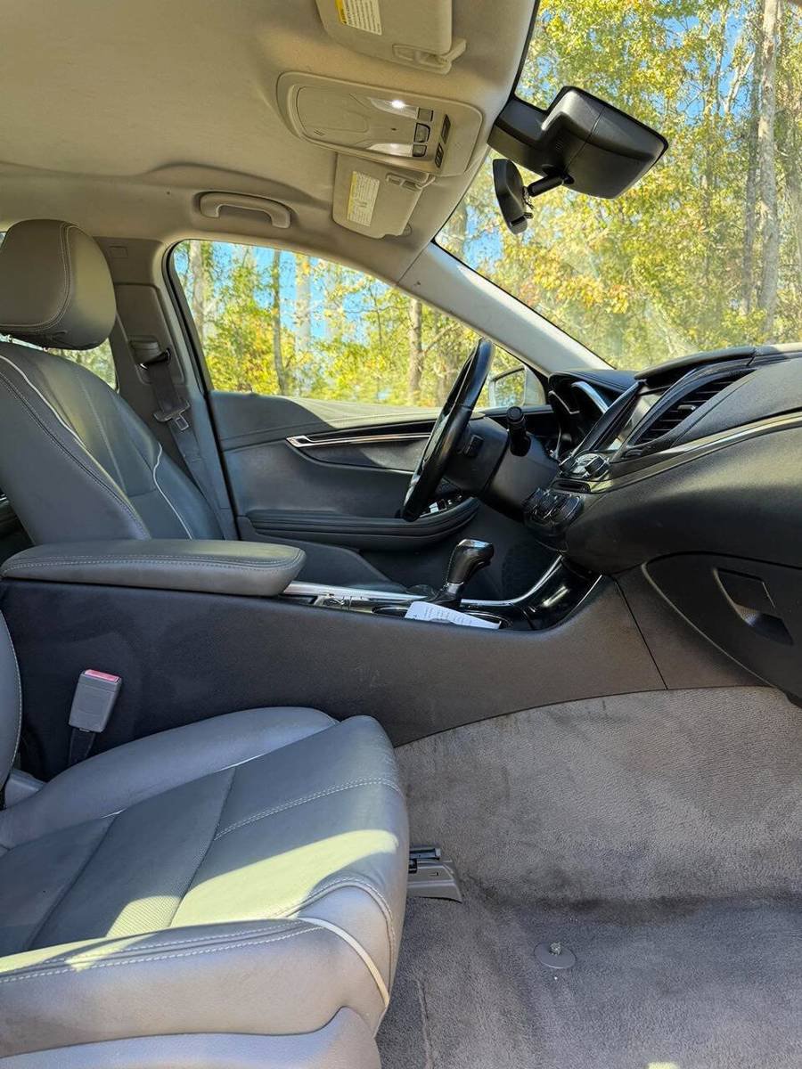 Used 2017 Chevrolet Impala Premier FWD image 13