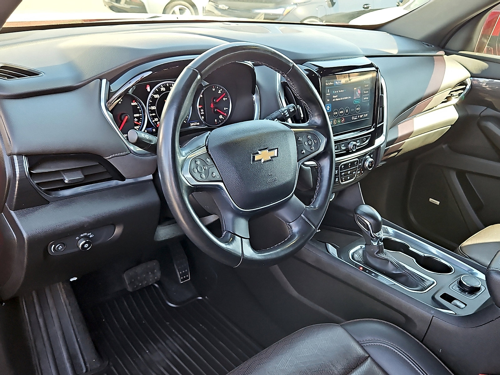 Used 2023 Chevrolet Traverse High Country AWD/4WD image 29