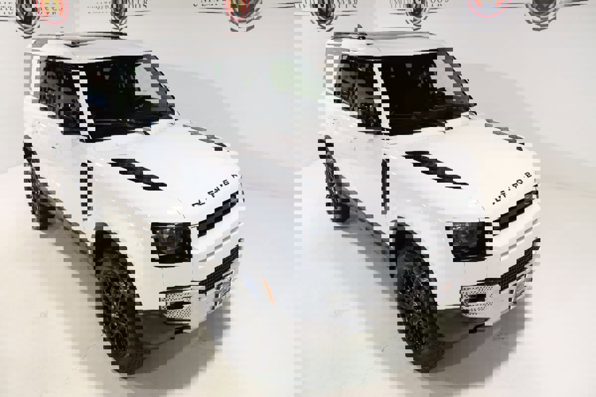 Used 2025 Land Rover Defender 110 S image 12