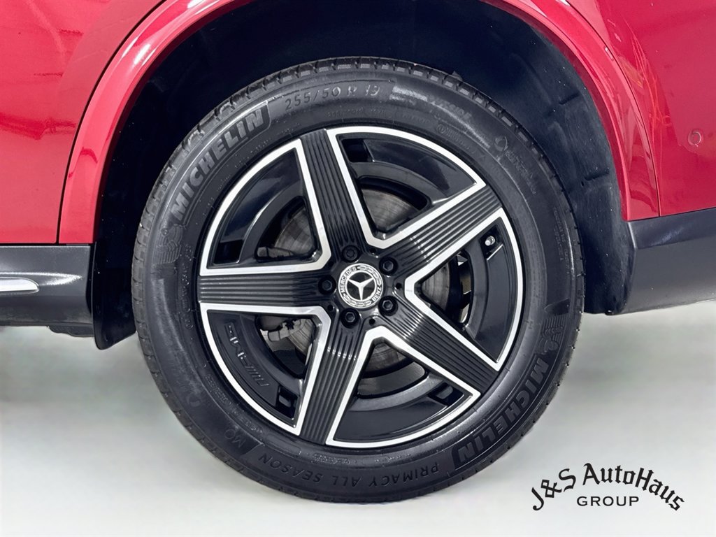 Used 2025 Mercedes-Benz GLC 300 4MATIC w/ AMG Line image 40