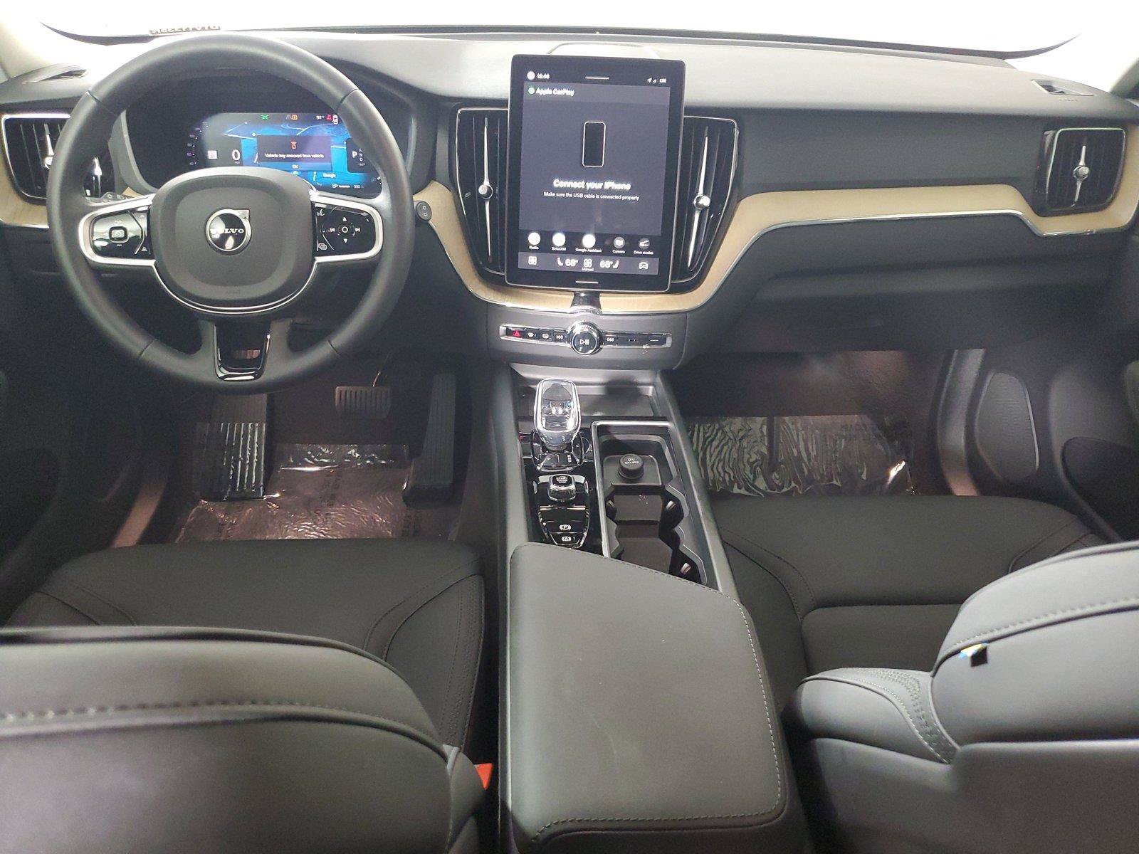 Certified 2026 Volvo XC60 B5 Core AWD/4WD image 15