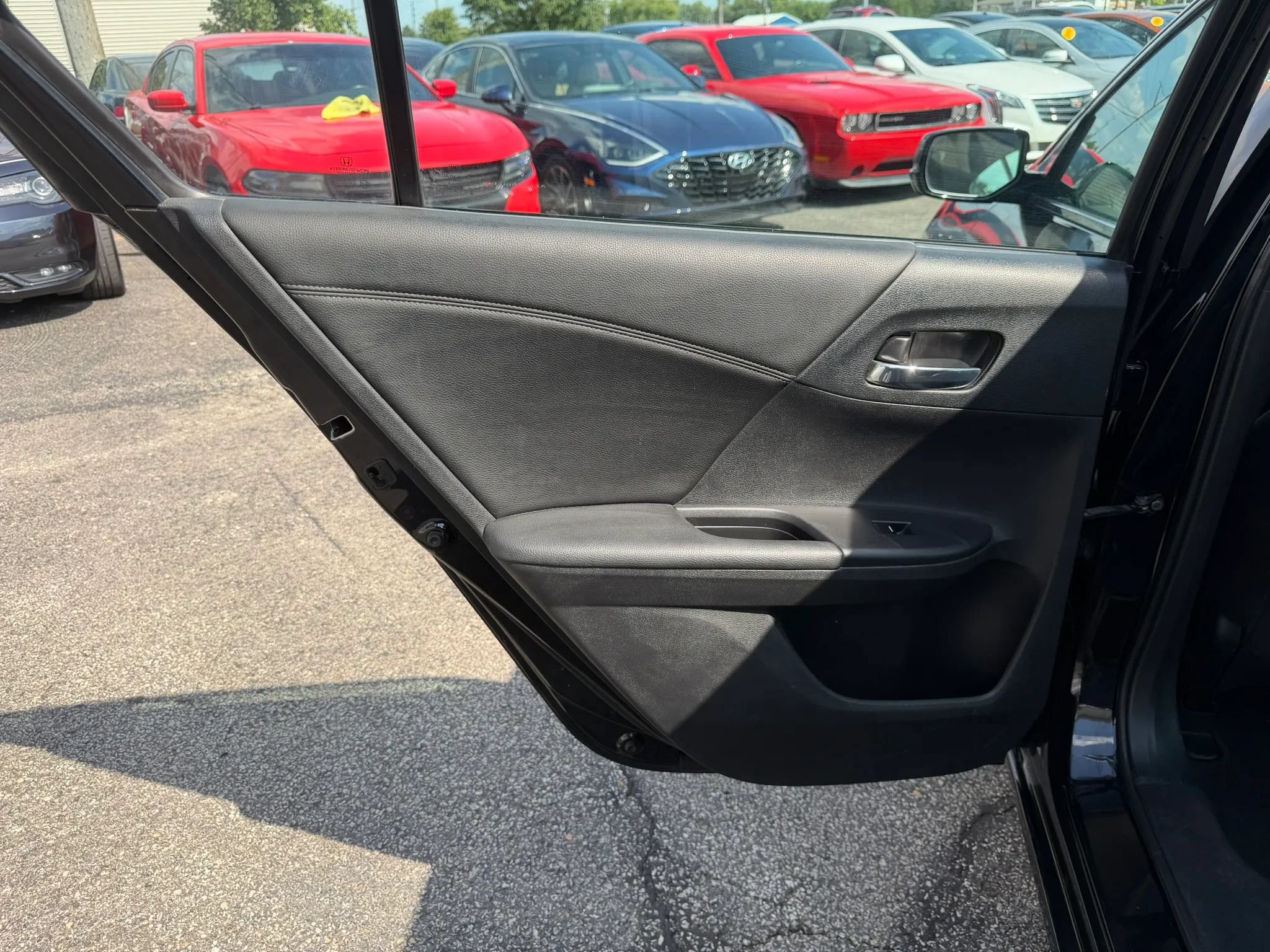 Used 2015 Honda Accord EX image 16