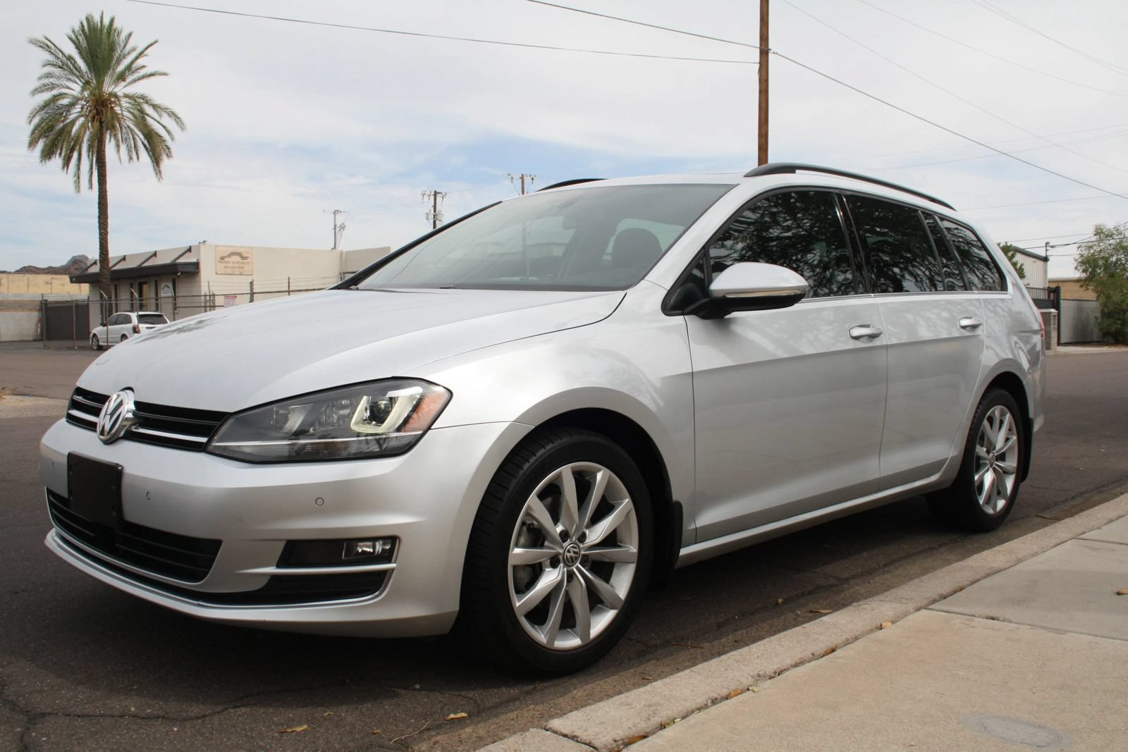 Used 2015 Volkswagen Golf SE w/ Lighting Package FWD image 8