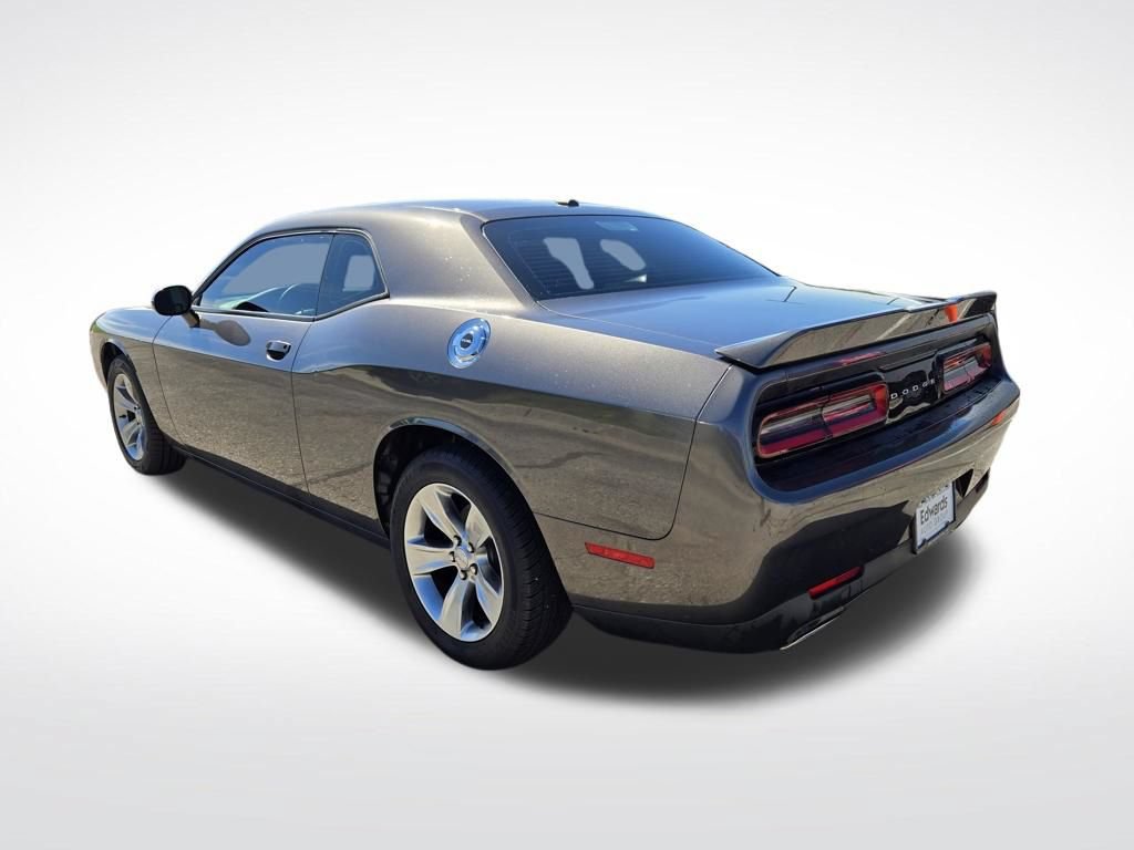 Used 2019 Dodge Challenger SXT RWD image 5