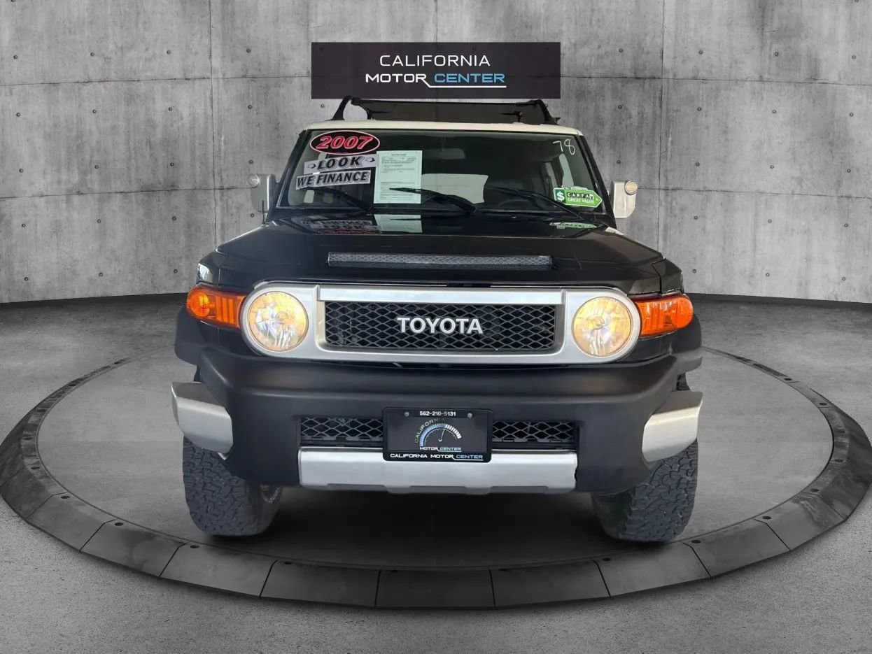 Used 2007 Toyota FJ Cruiser 2WD image 2