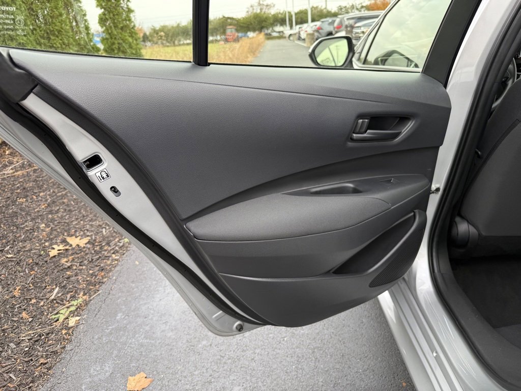 Certified 2025 Toyota Corolla LE image 28