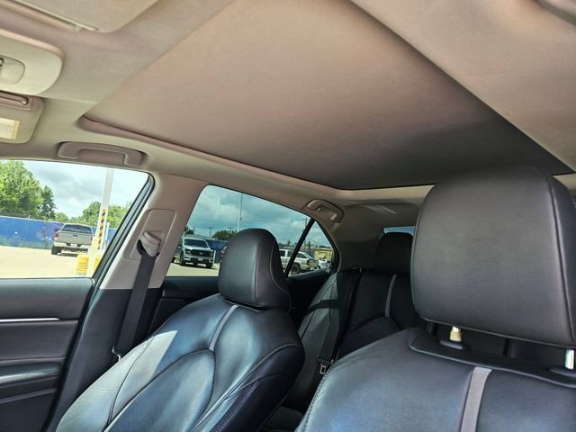Used 2018 Toyota Camry XSE FWD image 7