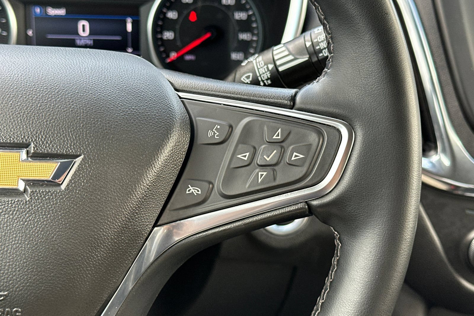 Used 2024 Chevrolet Equinox LT FWD image 32