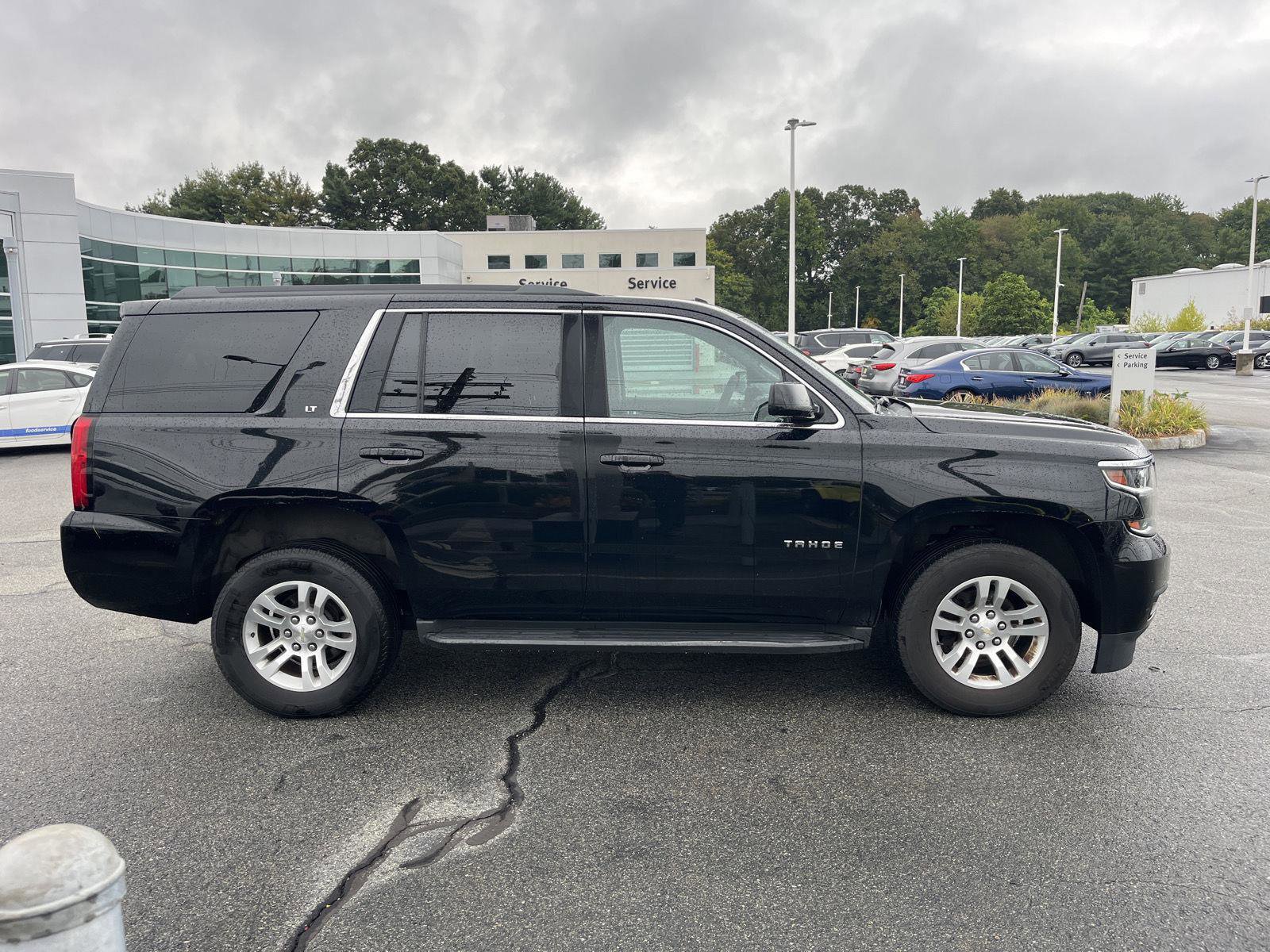 Used 2018 Chevrolet Tahoe LT image 2