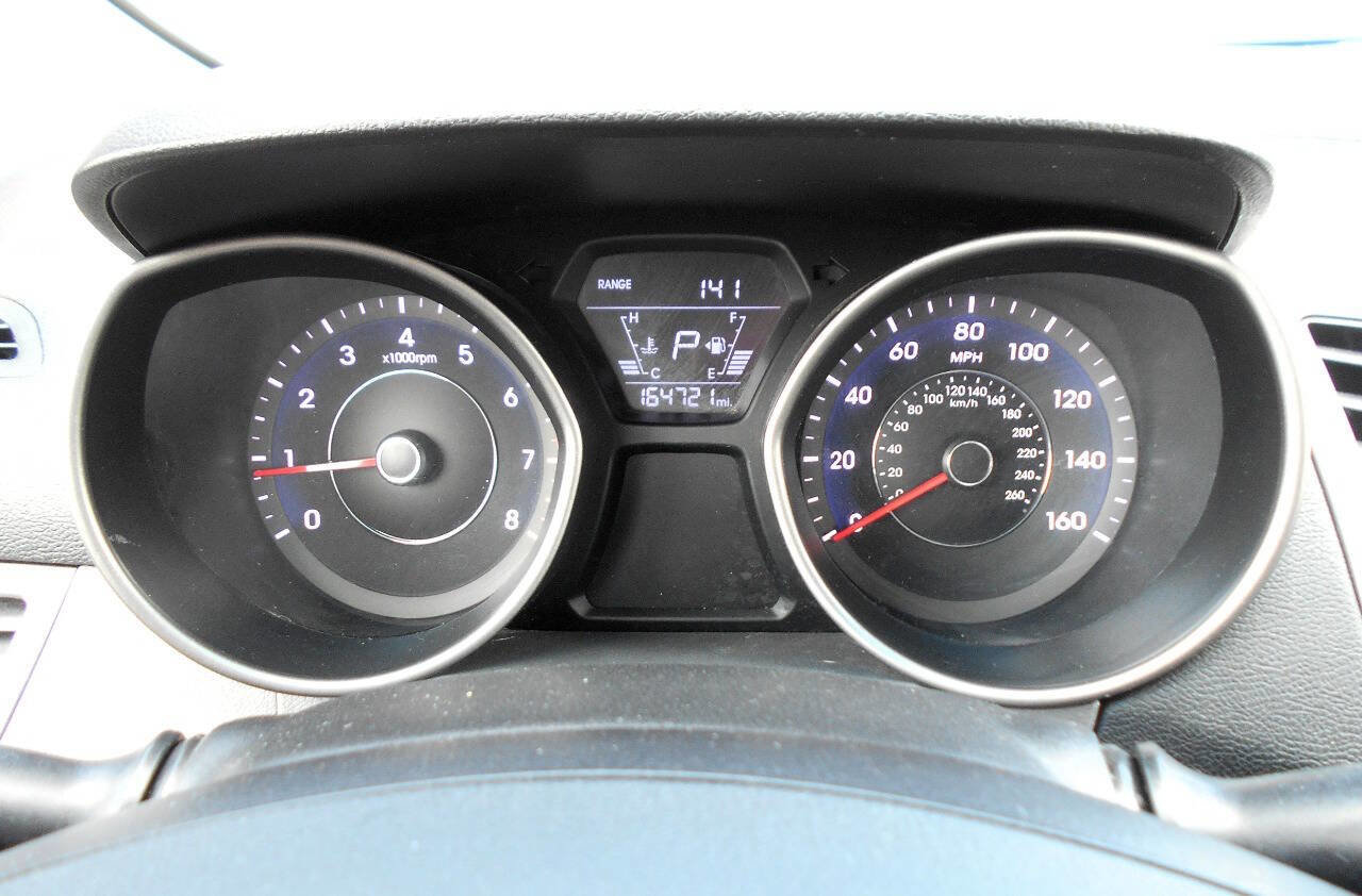 Used 2016 Hyundai Elantra SE FWD image 16