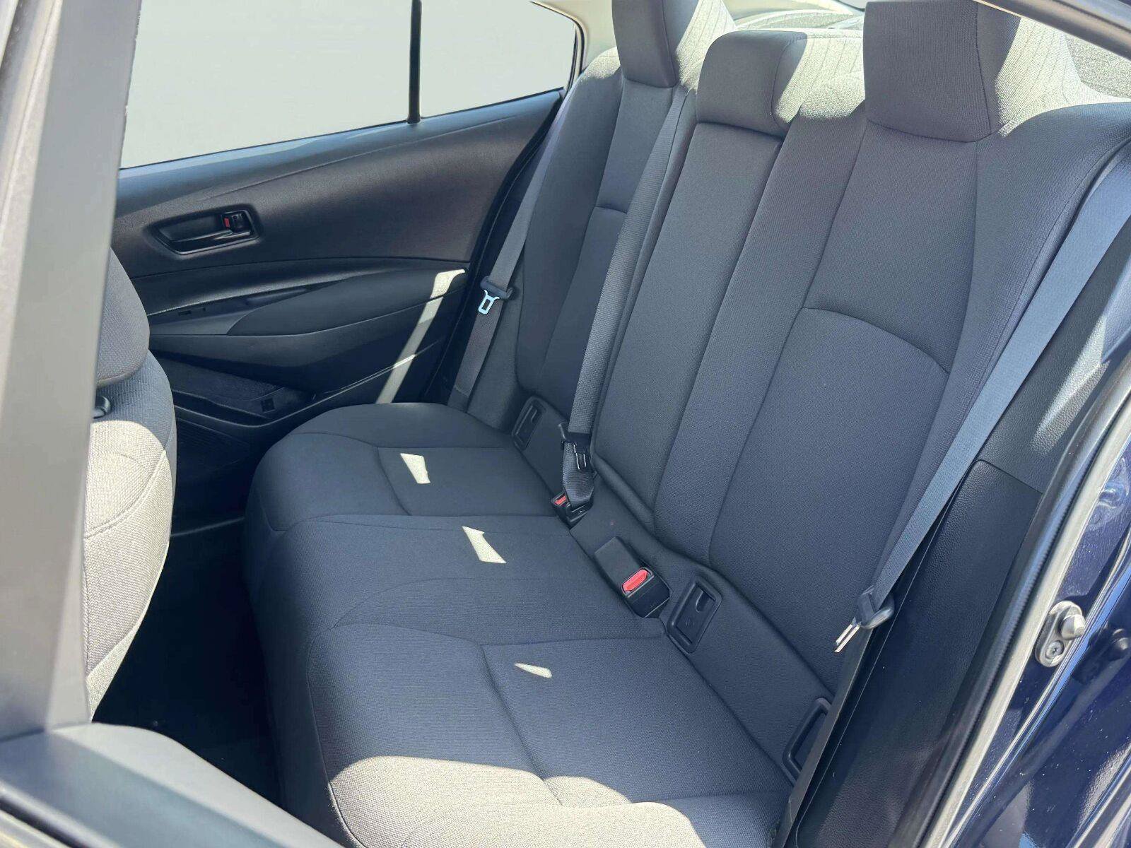 Used 2025 Toyota Corolla LE FWD image 39