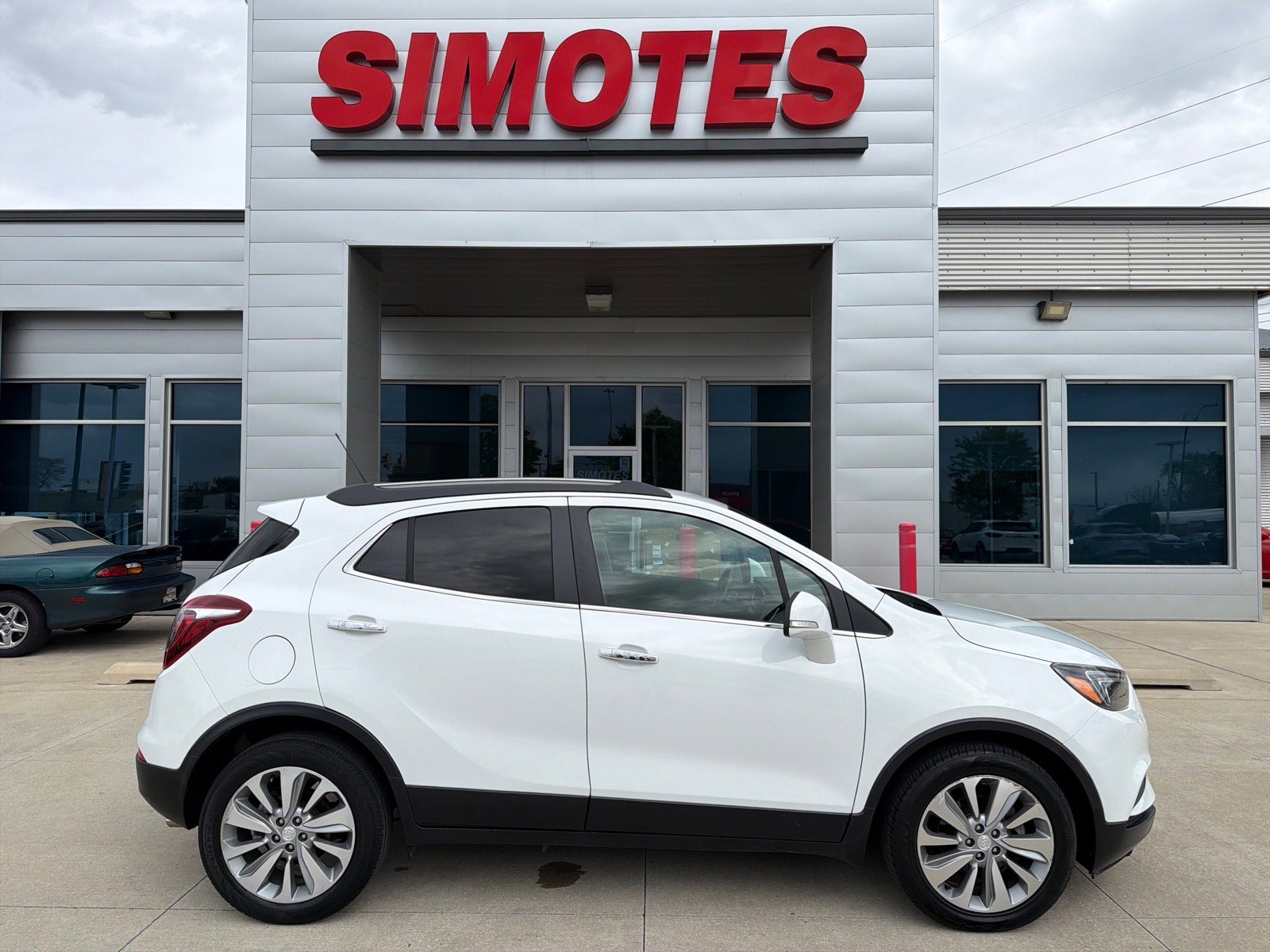 Used 2018 Buick Encore Preferred FWD image 1