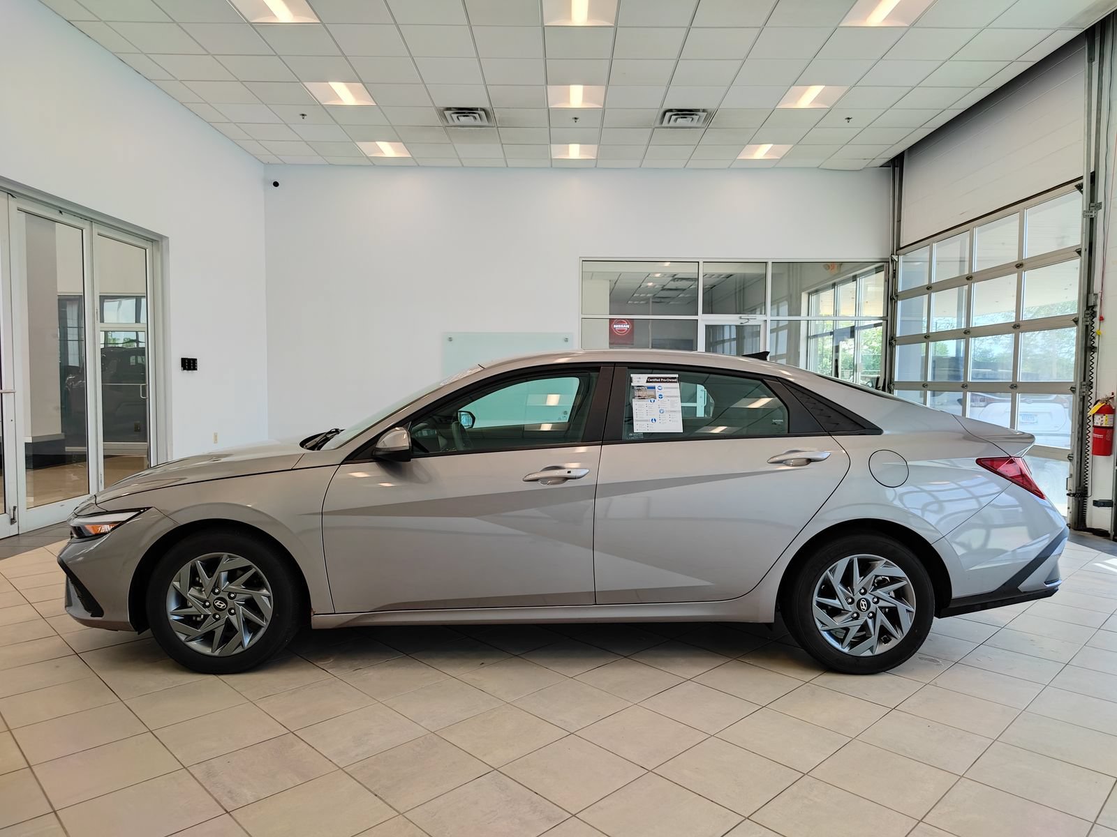 Used 2024 Hyundai Elantra SEL FWD image 6