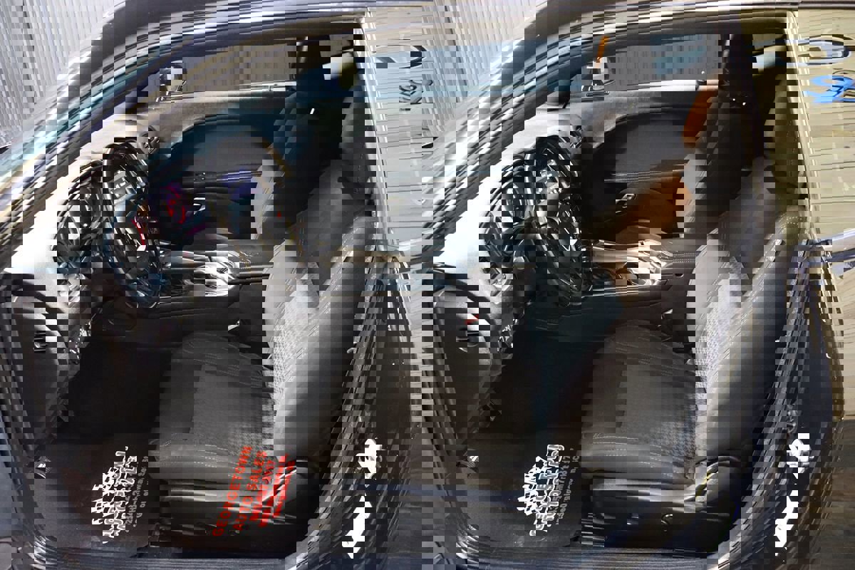 Used 2020 Dodge Challenger SXT w/ Driver Convenience Group image 33