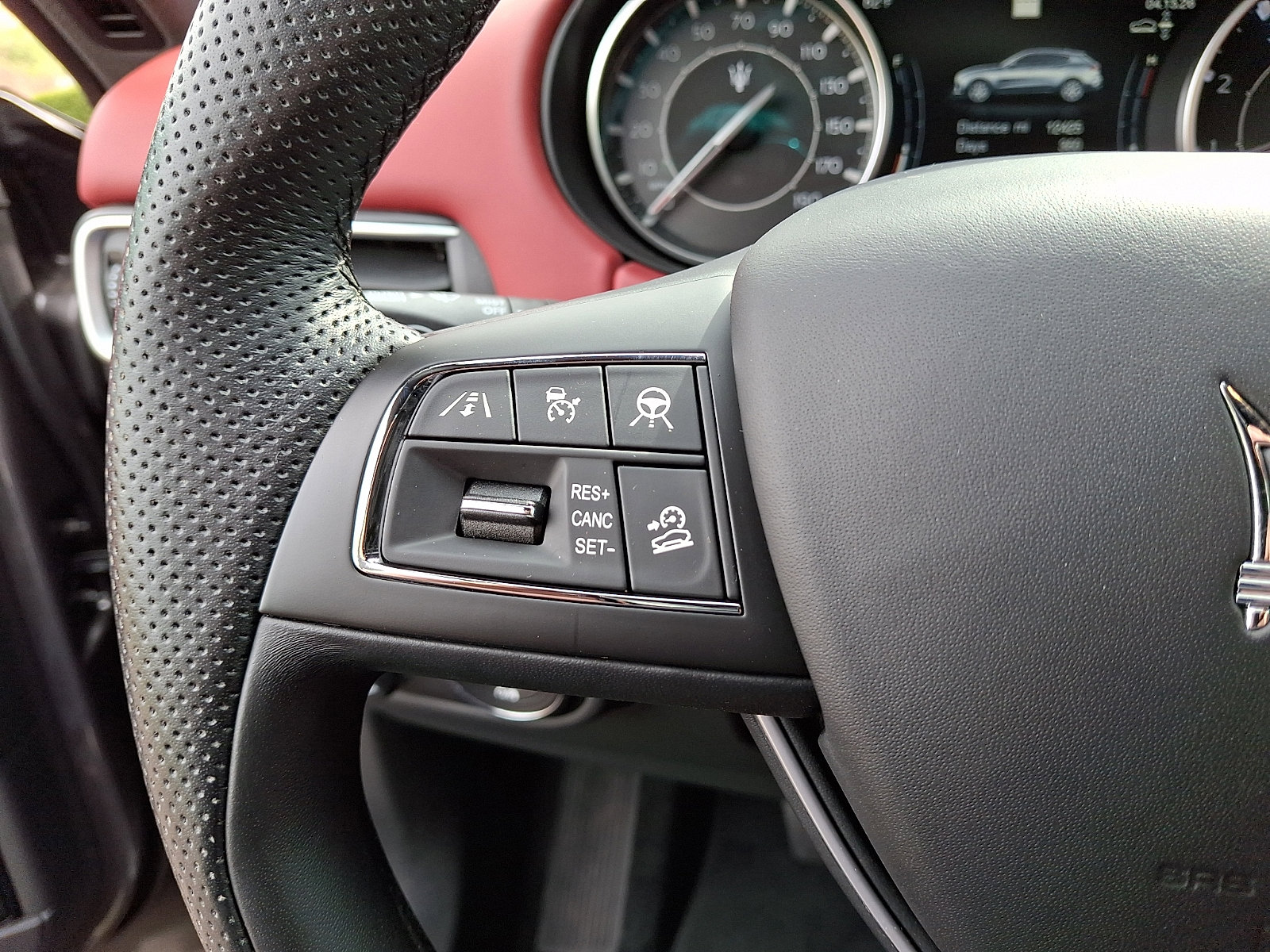 Certified 2023 Maserati Levante GT image 22