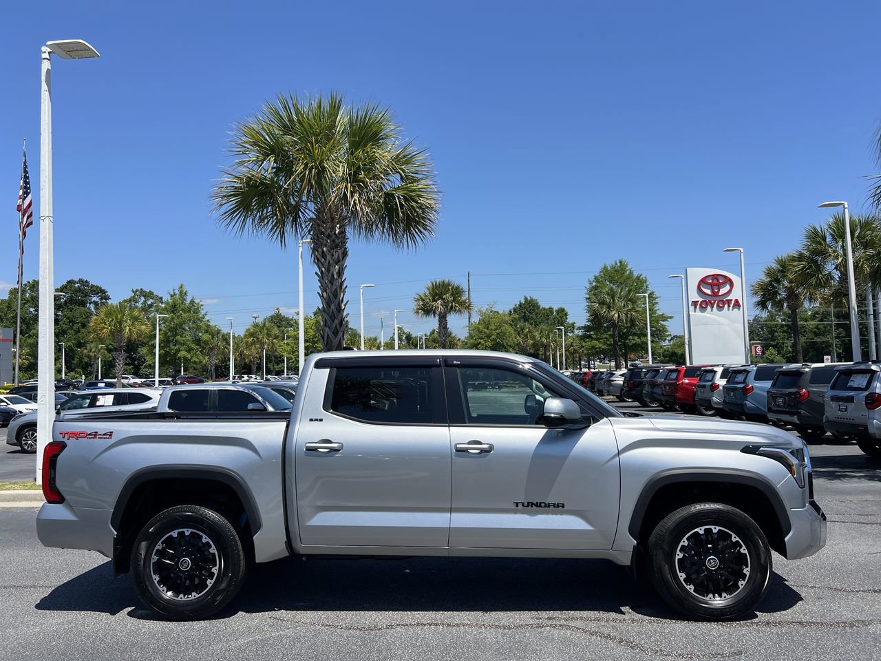Used 2022 Toyota Tundra SR5 w/ TRD Off-Road Package AWD/4WD image 11