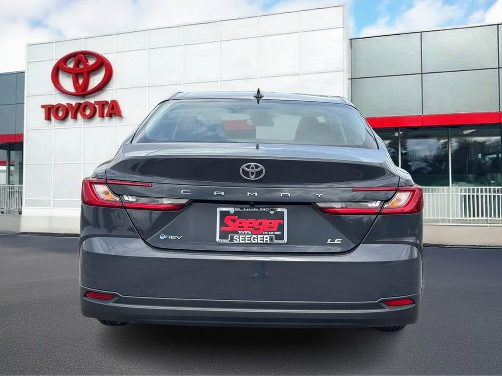 Used 2025 Toyota Camry LE FWD image 5