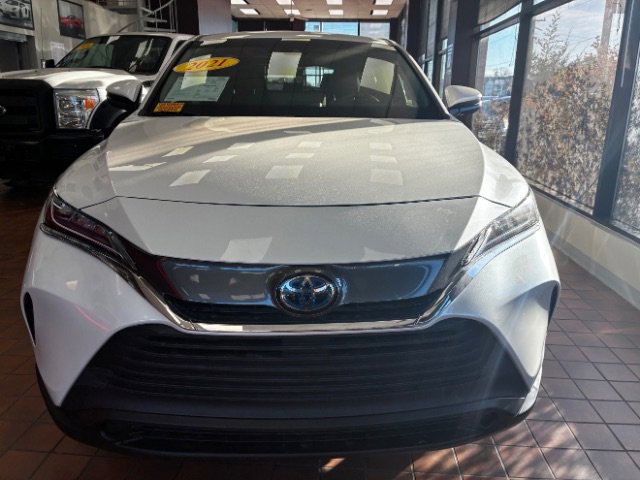 Used 2021 Toyota Venza LE w/ Carpet Mat Package (TMS) image 4