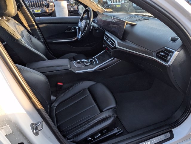 Used 2024 BMW 330i Sedan RWD image 9