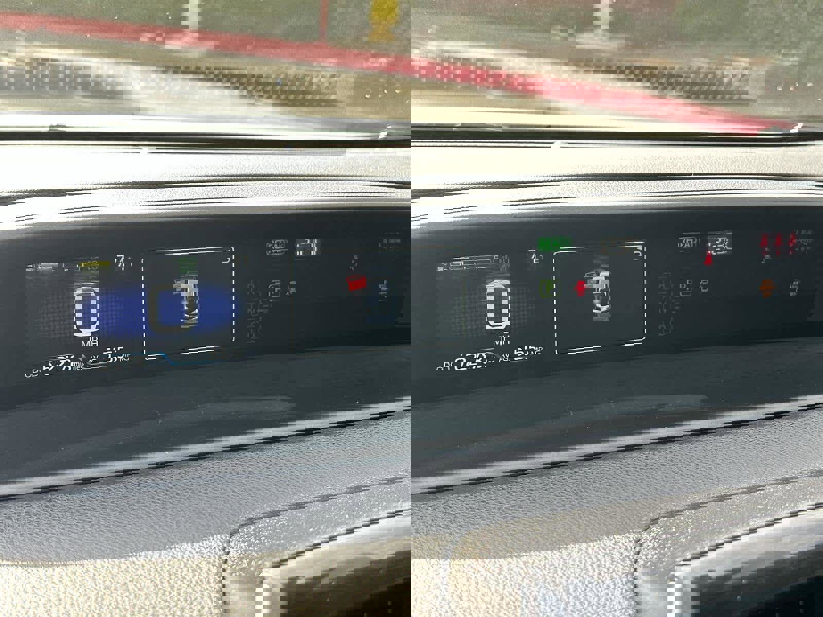 Used 2021 Toyota Prius Prime LE image 28