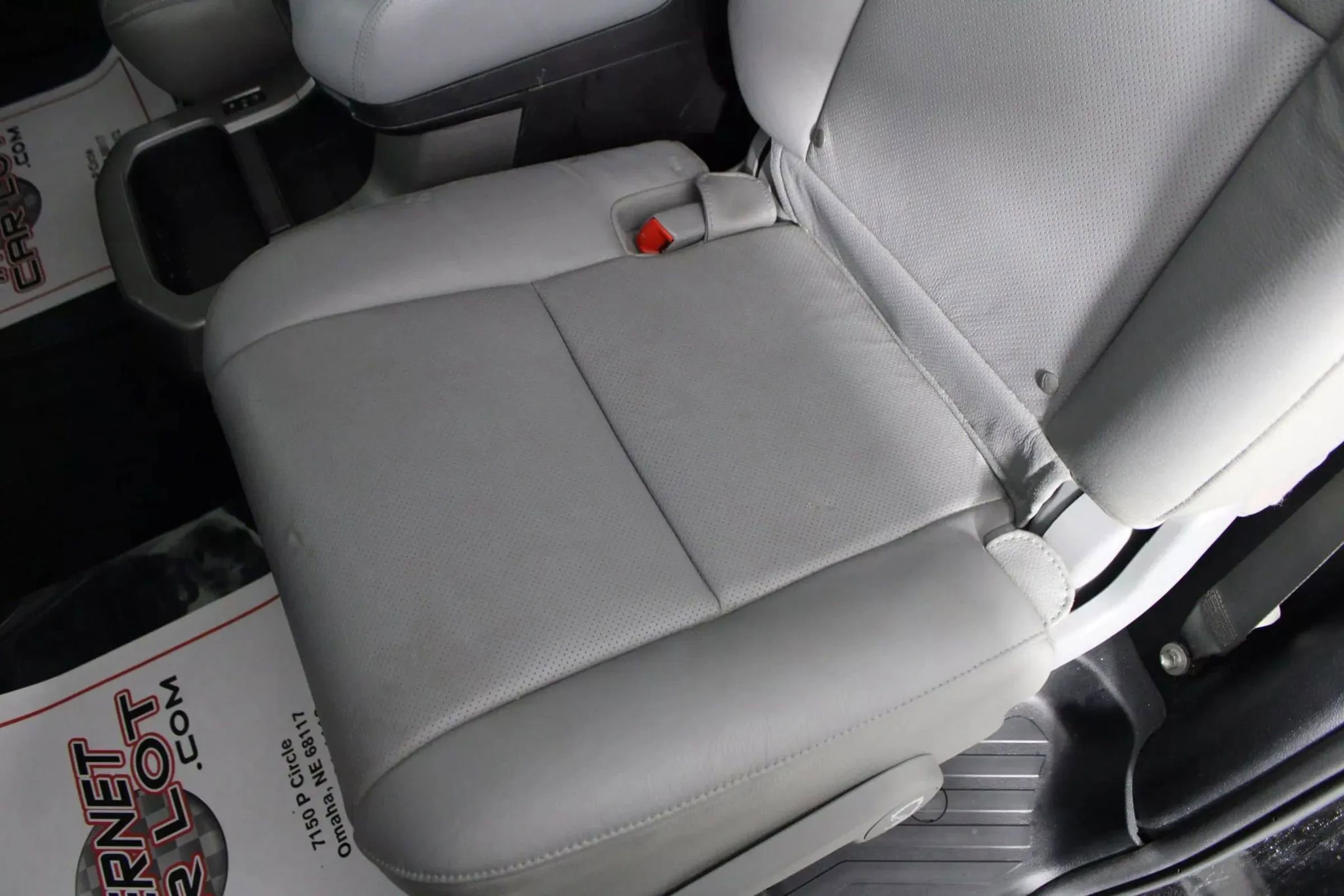 Used 2016 Toyota Sequoia Platinum image 40