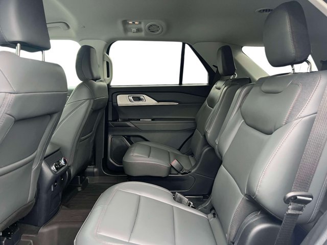 Used 2026 Ford Explorer Active w/ Active Comfort Package AWD/4WD image 16