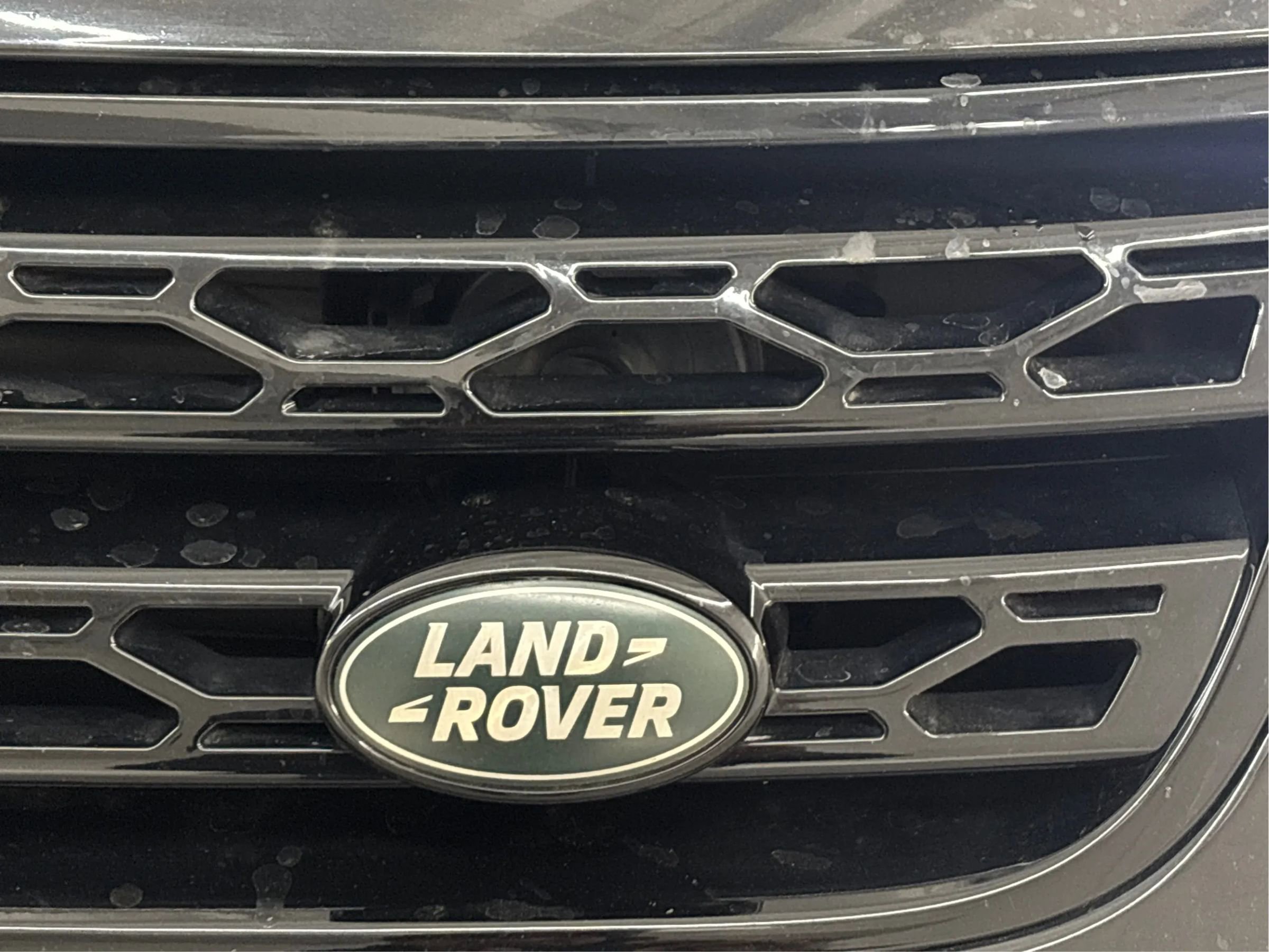 Used 2020 Land Rover Discovery HSE image 36