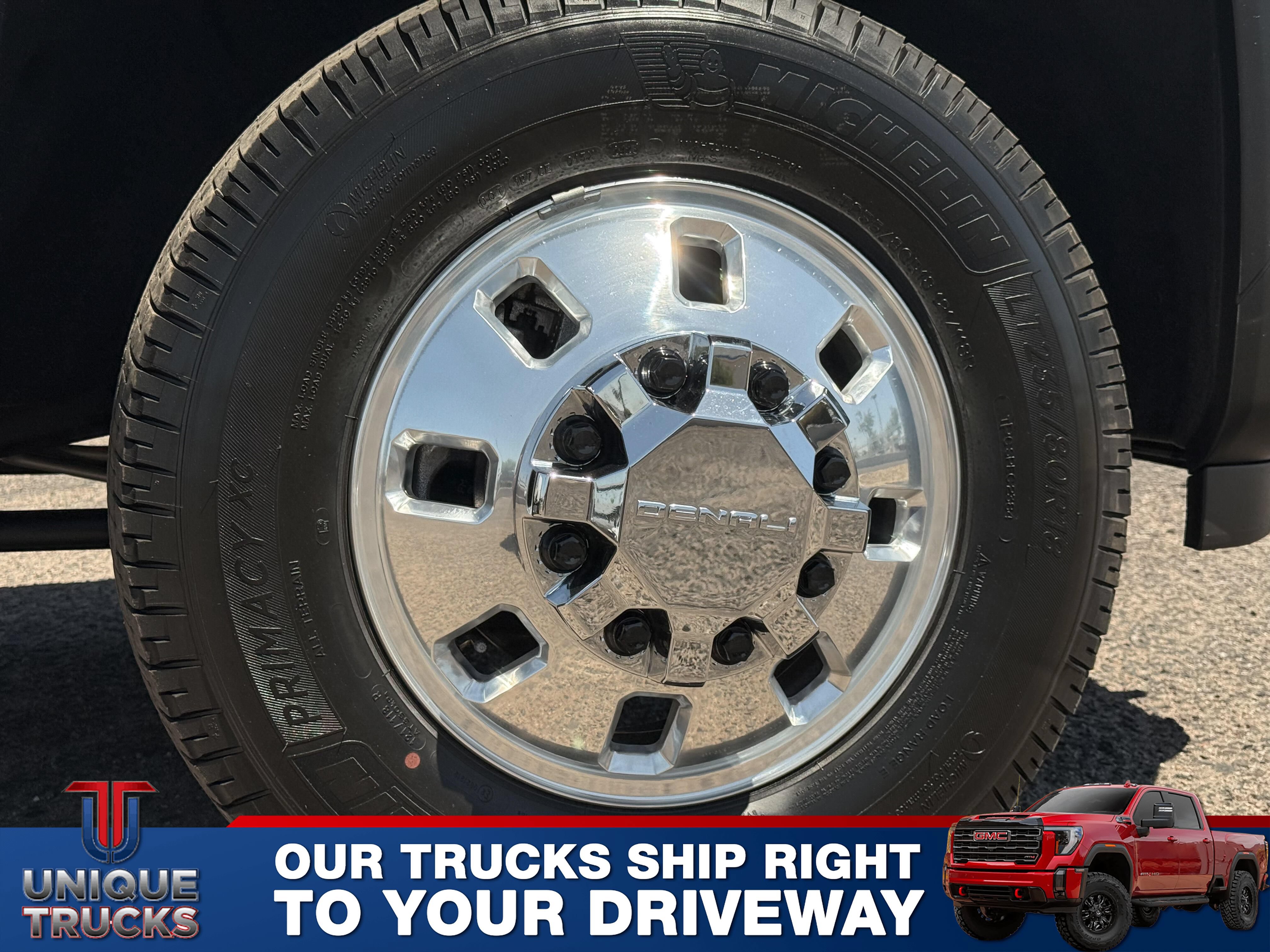 Used 2024 GMC Sierra 3500 Denali w/ Denali Reserve Package AWD/4WD image 5
