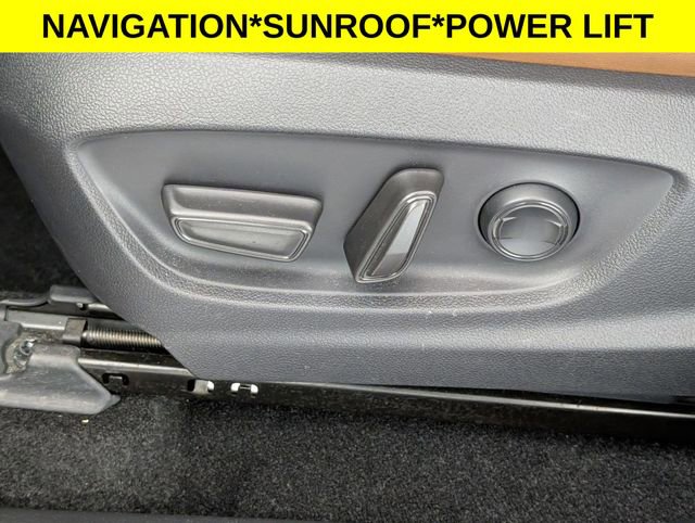 Used 2025 Toyota Crown Signia w/ Advanced Technology Package AWD/4WD image 15