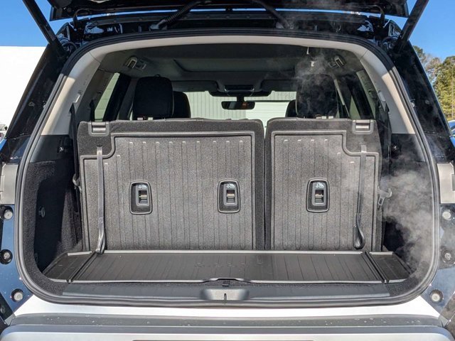 New 2025 Nissan Pathfinder Platinum image 13