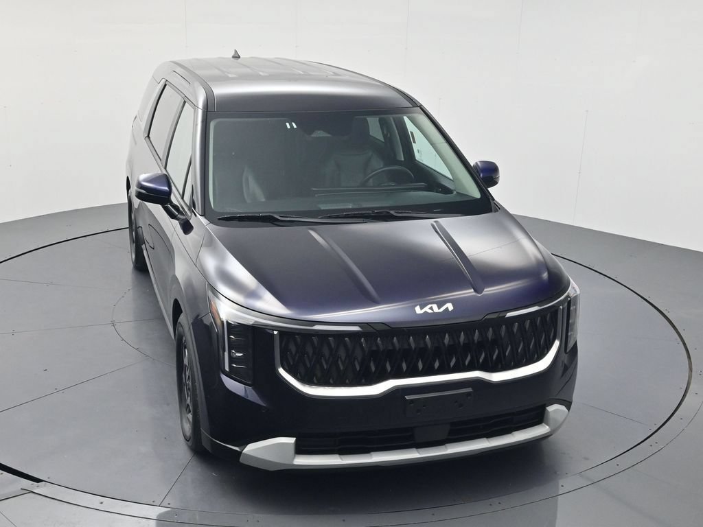 Used 2025 Kia Carnival FWD image 35
