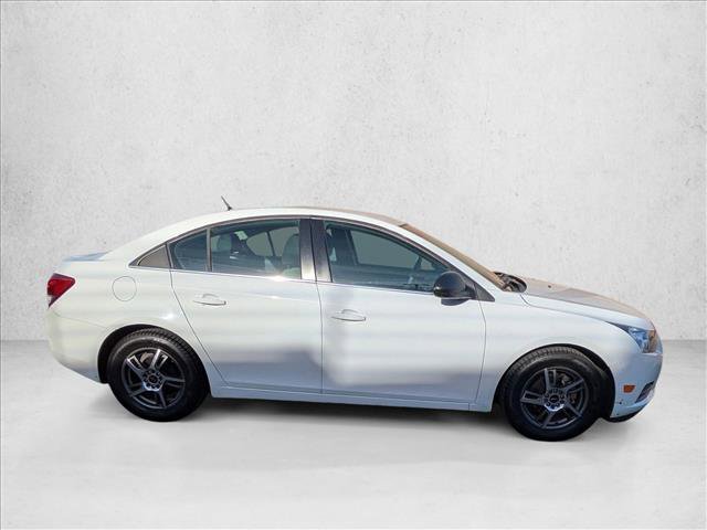 Used 2011 Chevrolet Cruze LS image 4
