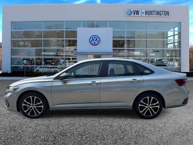 Certified 2022 Volkswagen Jetta Sport FWD image 5