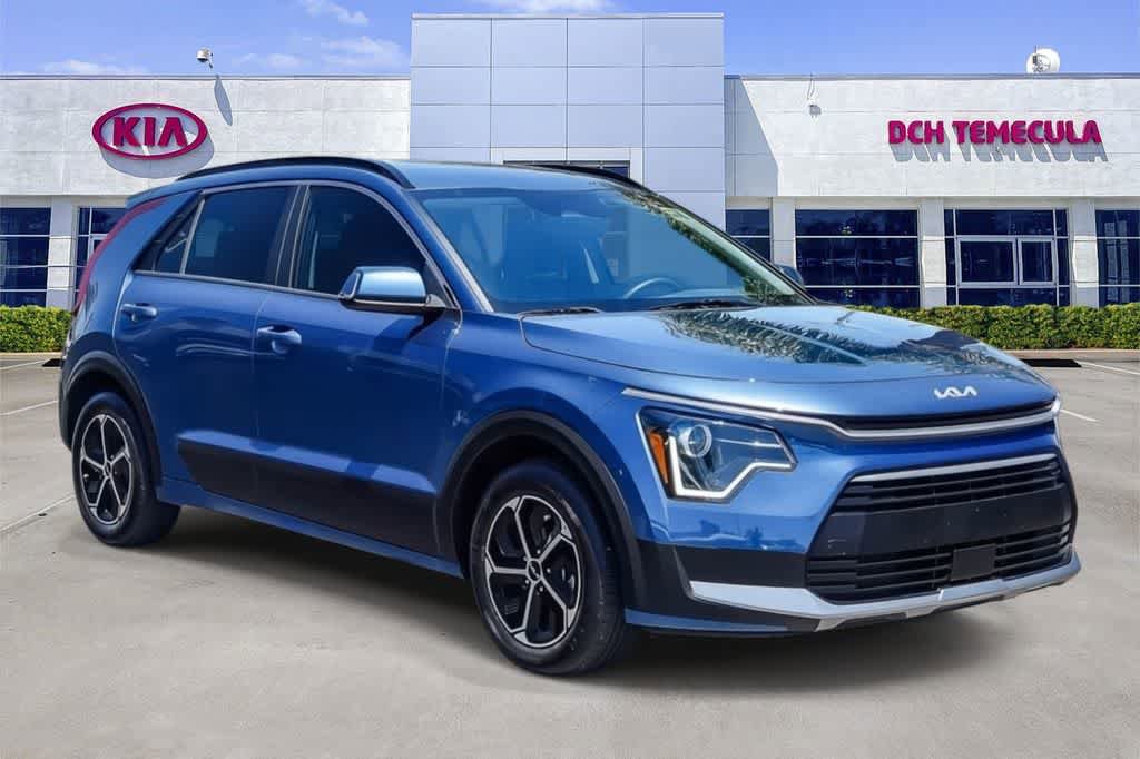 Certified 2023 Kia Niro EX FWD image 3